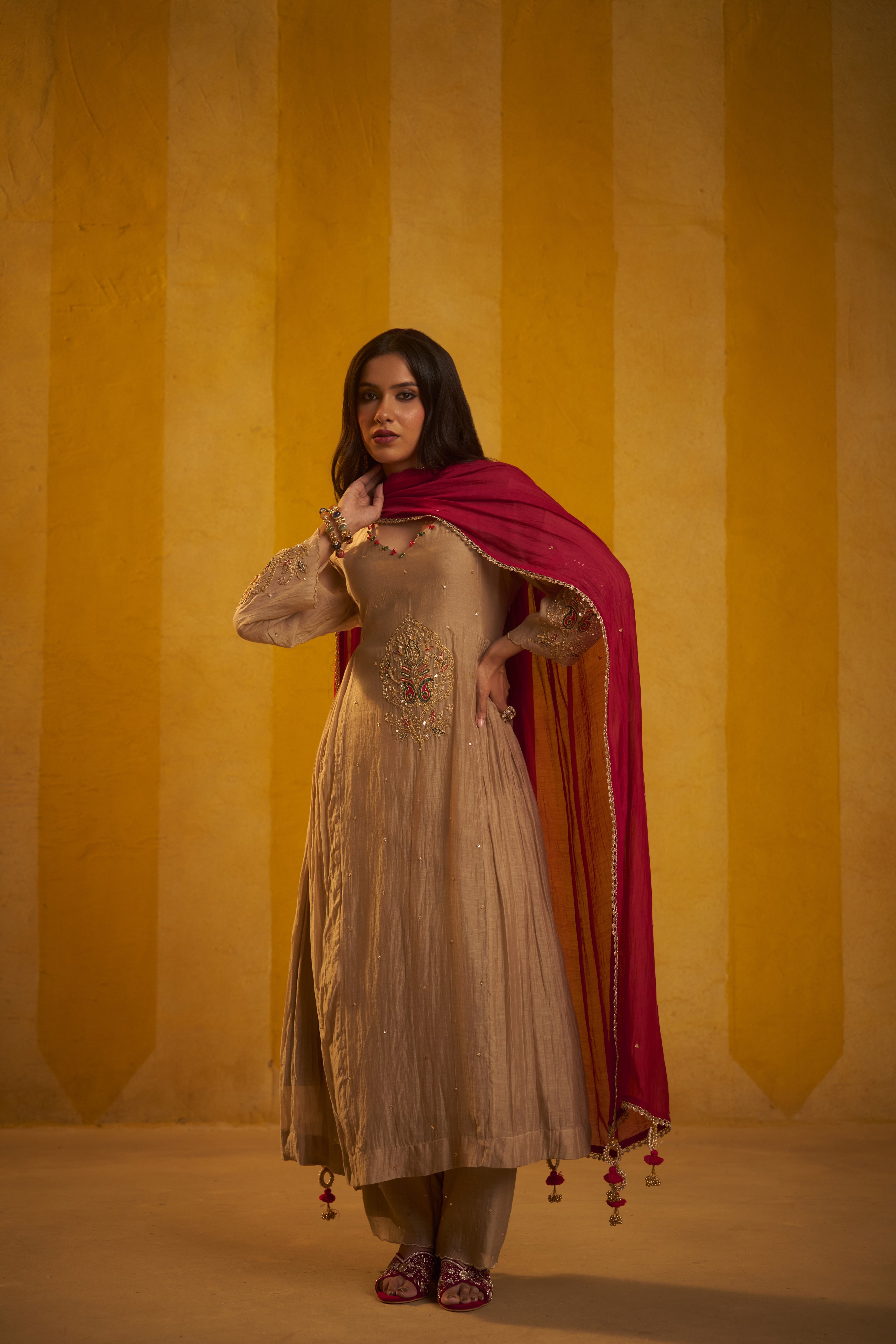 Surmayi Saaz Anarkali