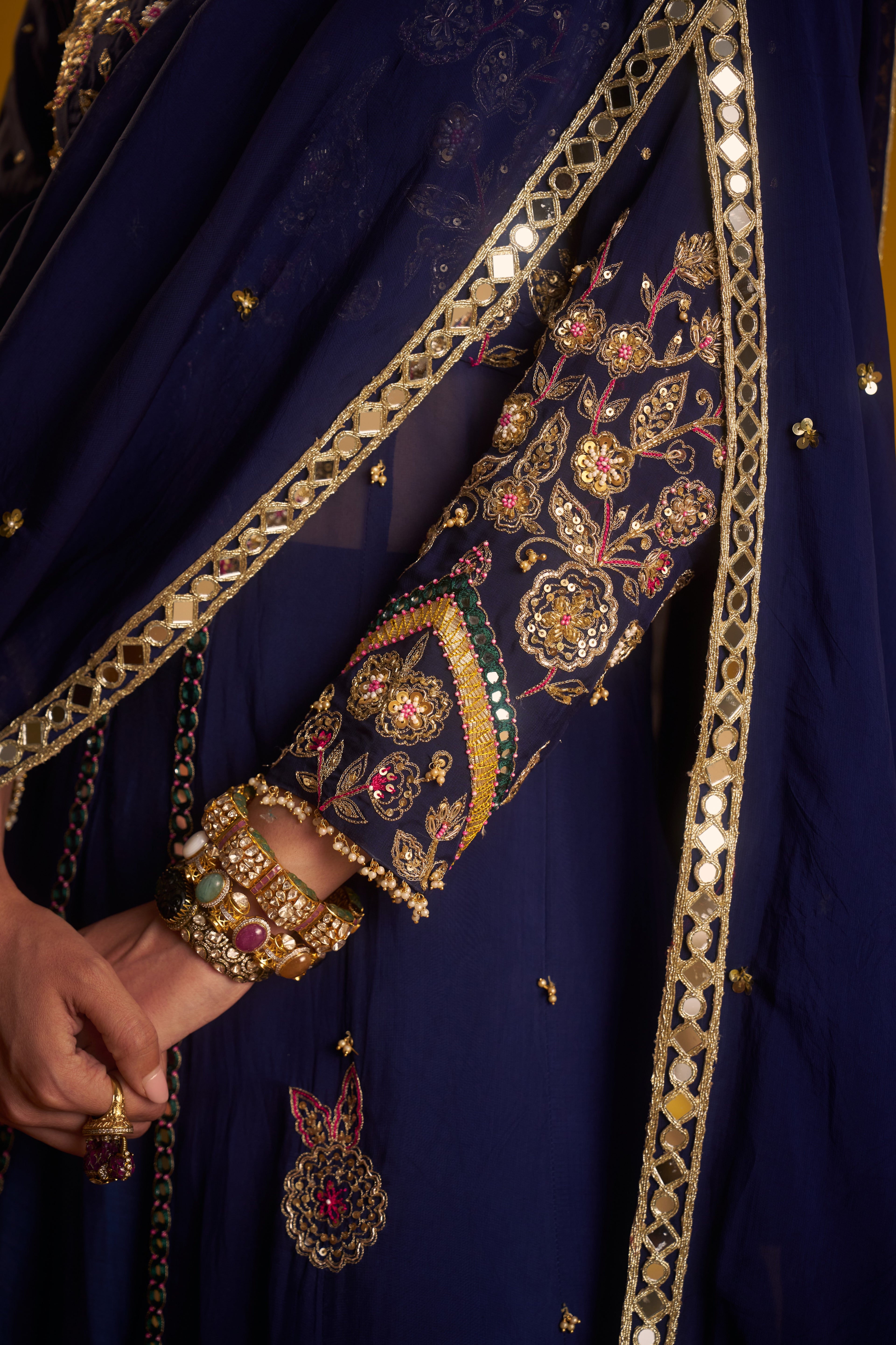 Roshanai set