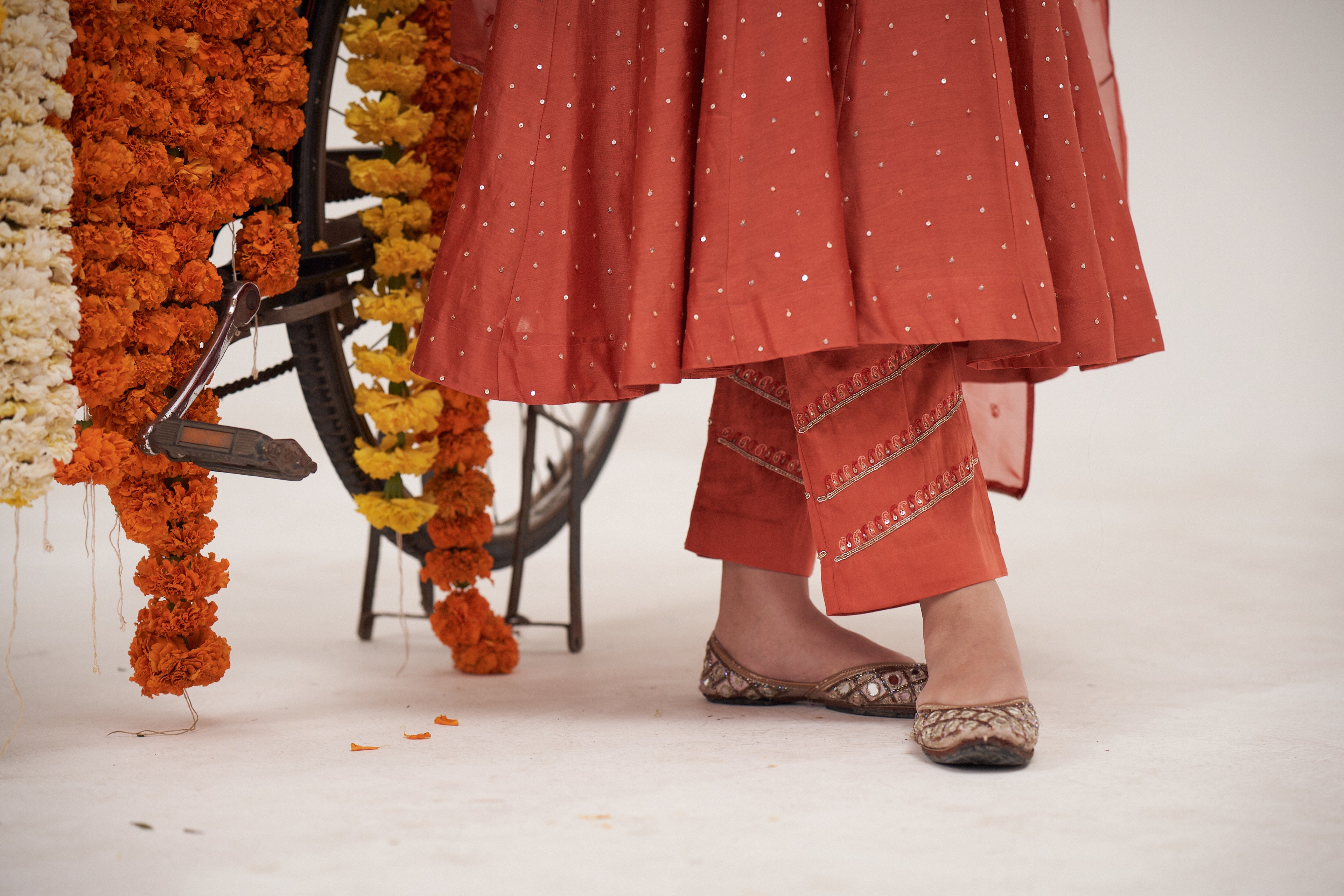 Kesariya Keri Anarkali