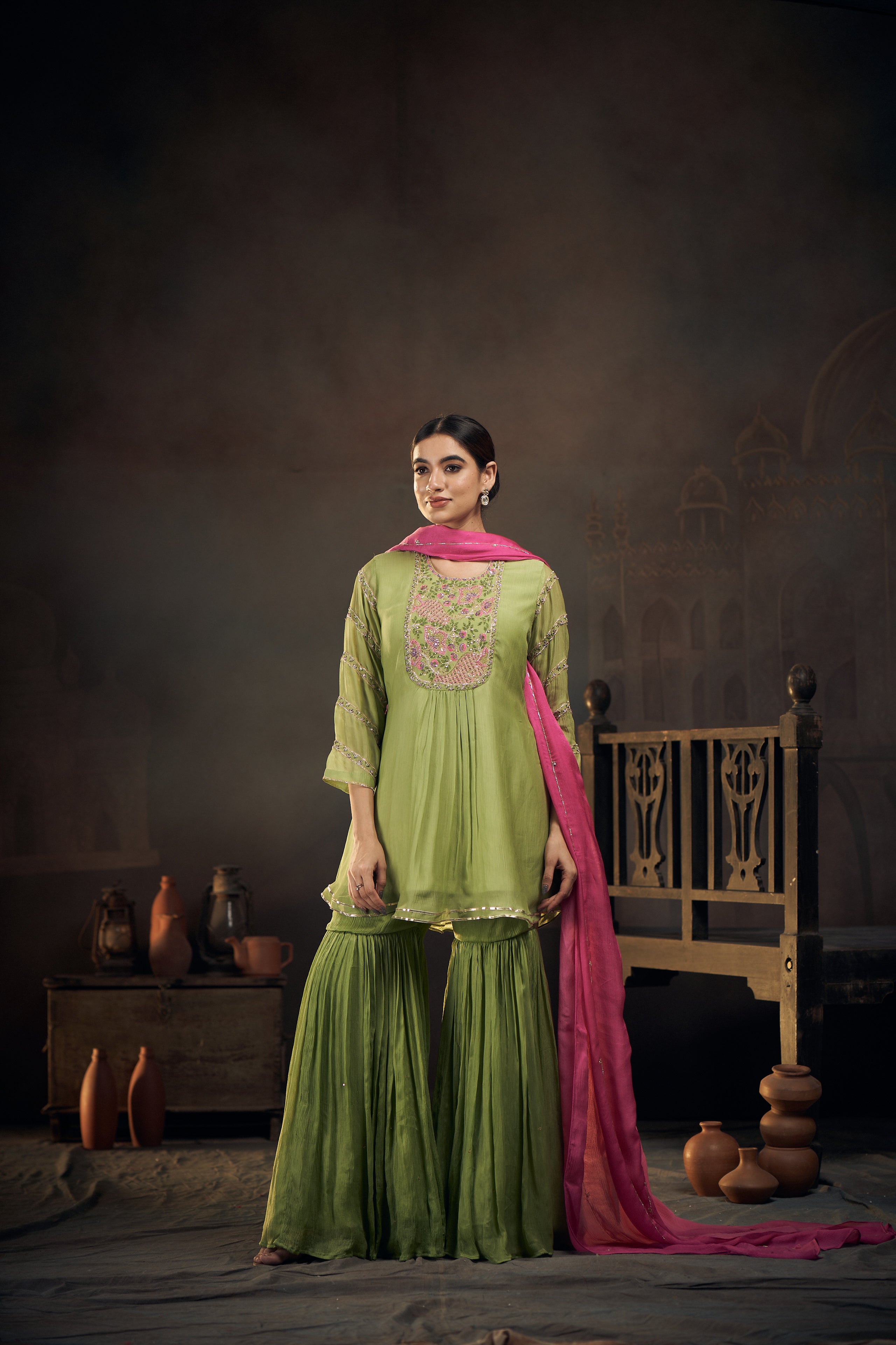 Sufiana Sharara sets