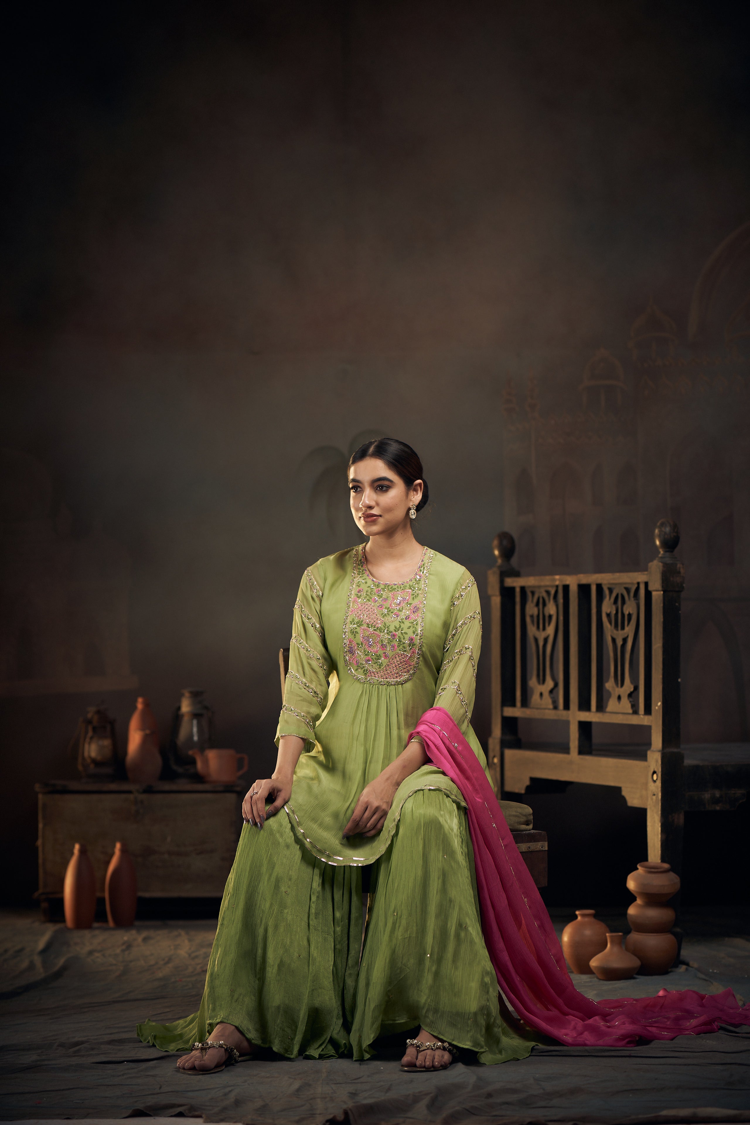 Sufiana Sharara sets