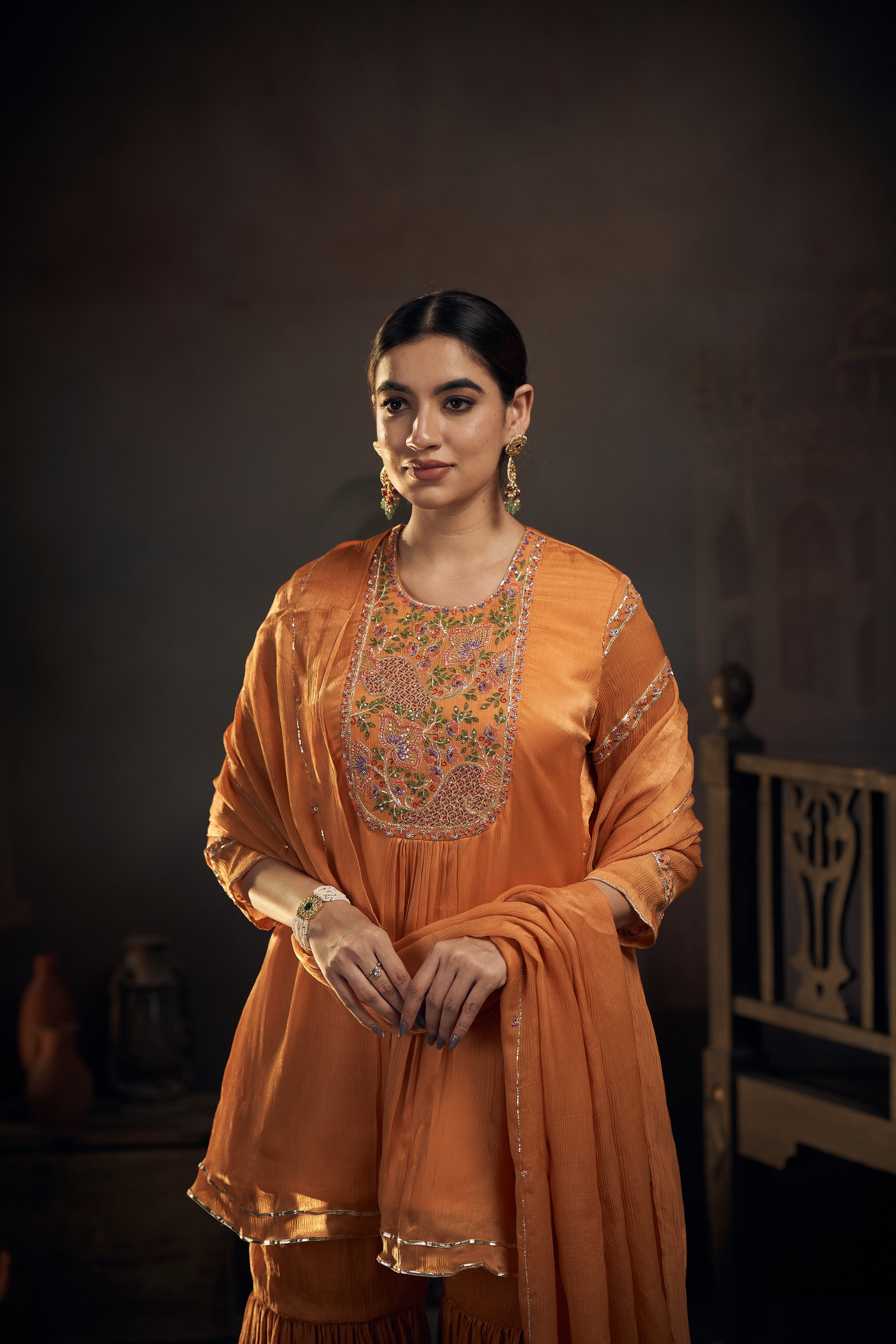 Sufiana Sharara sets