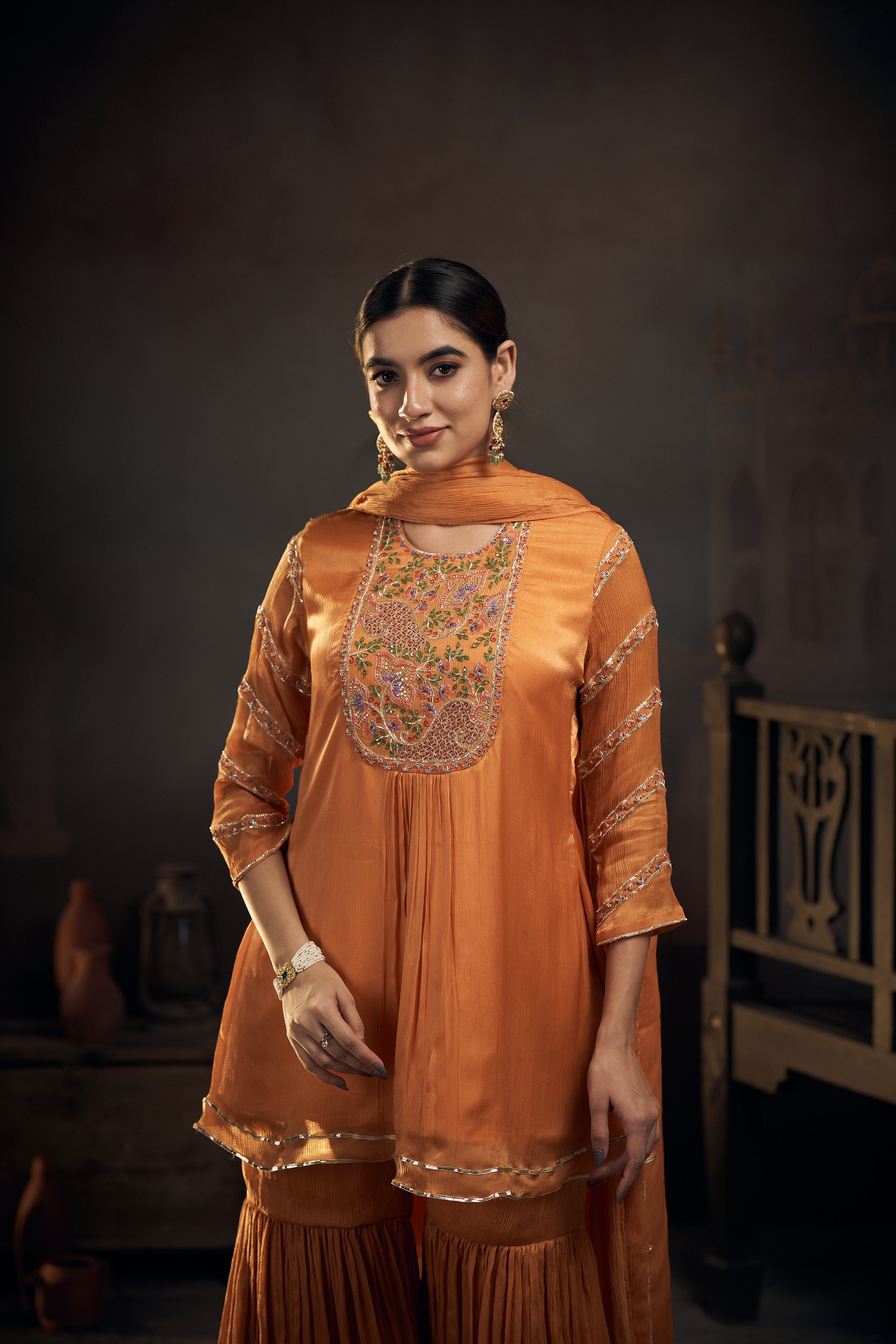 Sufiana Sharara sets