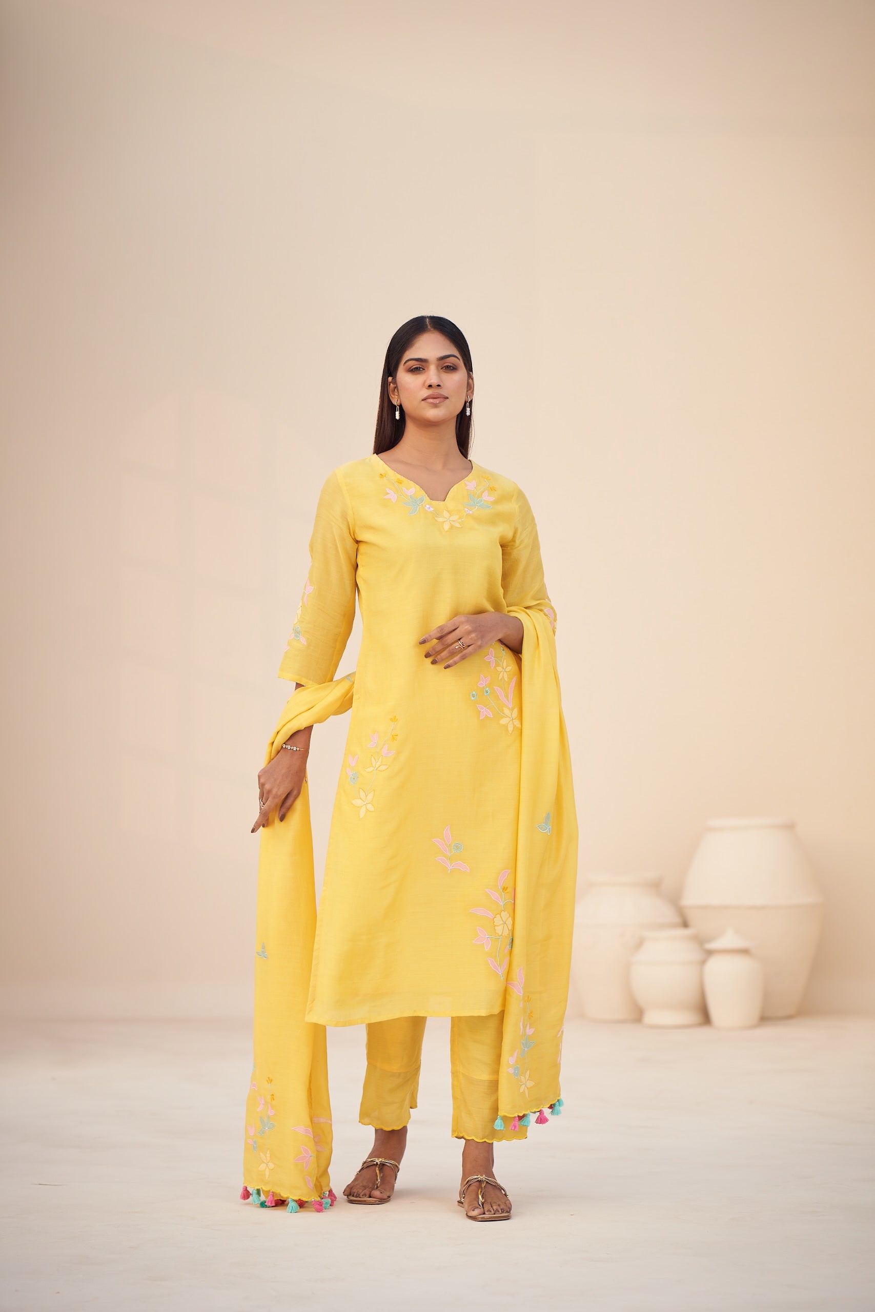 Suraai Kurta Set
