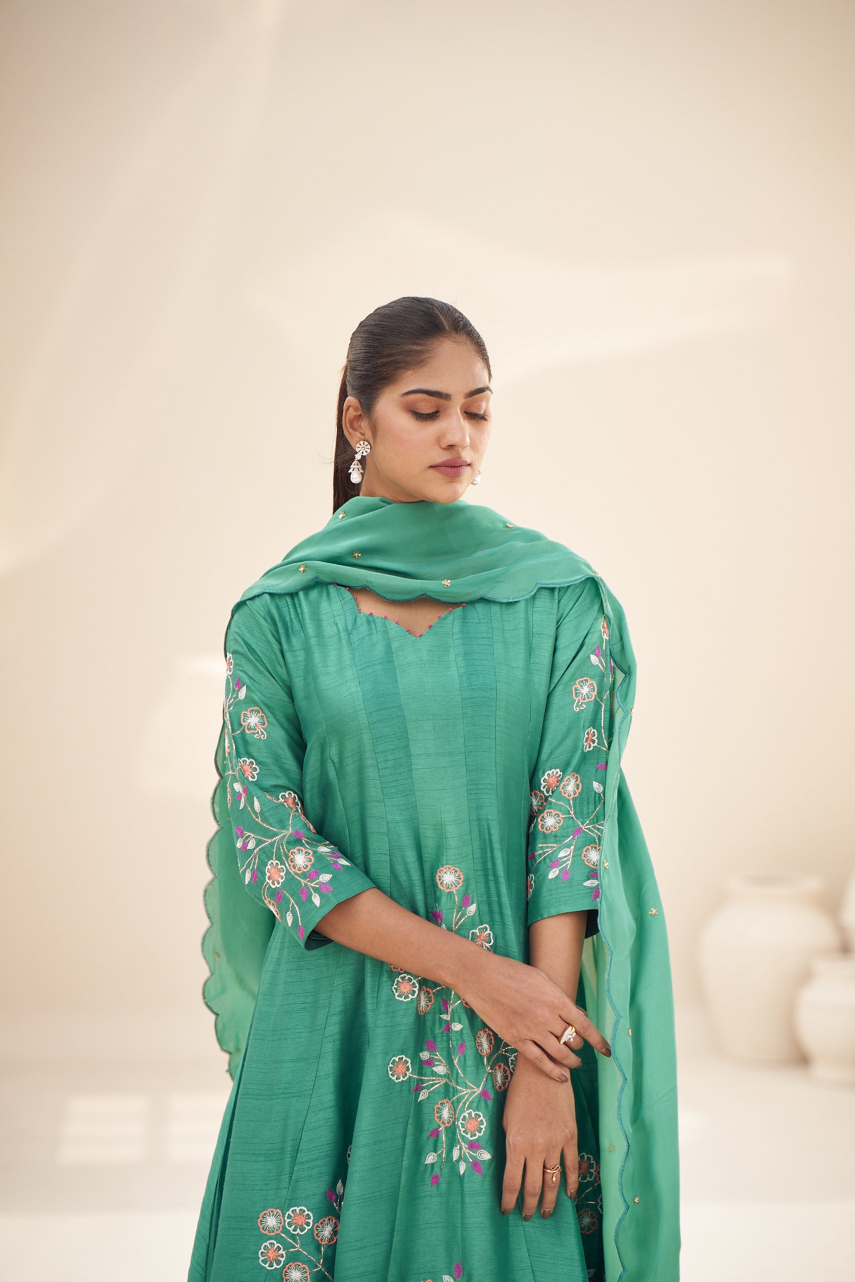 Vaadiya anarkali set