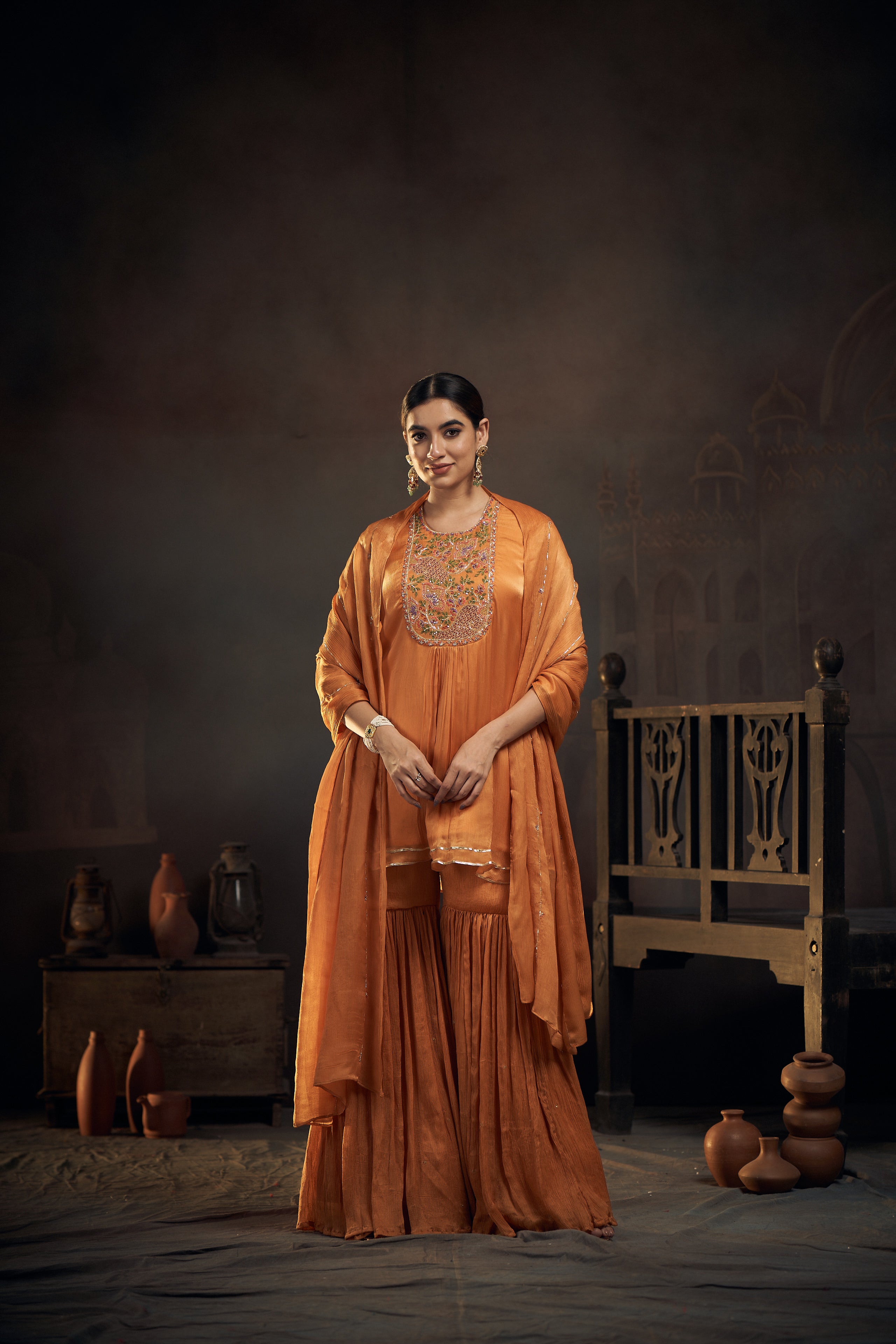 Sufiana Sharara sets