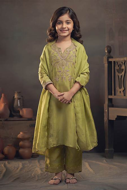 Buy Hirika &amp; Dhruti Green Tissue Zardozi Embroidered Kurta Set For Kids at Aza Fashions