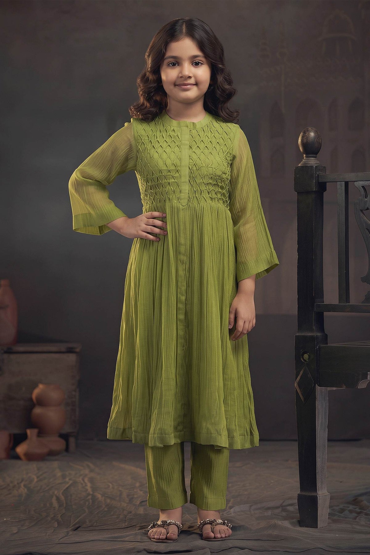 Buy Hirika &amp; Dhruti Green Chanderi Smocked Gathered Kurta And Pant Set For Kids at Aza Fashions