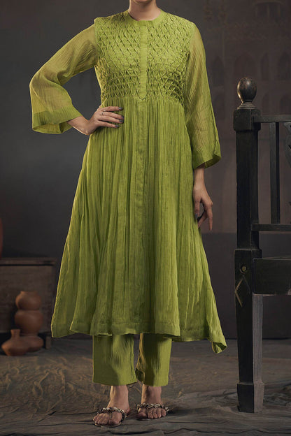 Shop Hirika &amp; Dhruti Green Chanderi Smocked Gathered Kurta And Pant Set For Kids at Aza Fashions