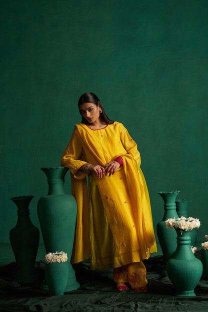 Knots Kurta
