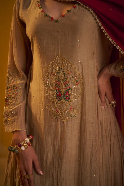 Surmayi Saaz Anarkali
