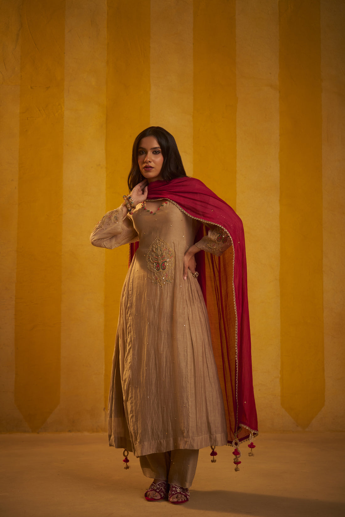 Surmayi Saaz Anarkali