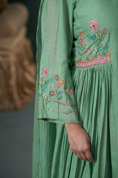 Pista Kurta